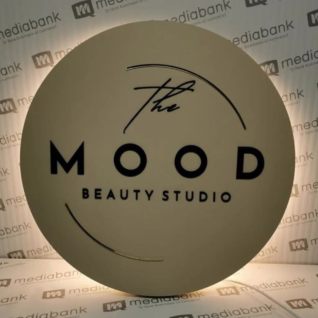 e/Litere volumetrice luminoase cu efect halou Mood.